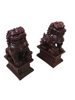 Chinese Foo Dog Guardian Lion Statues - Pair Of Resin Figurines - Burgundy Finis